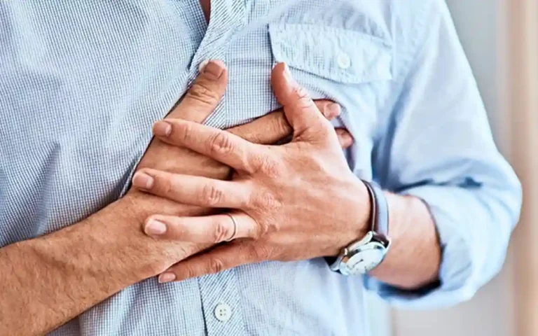 বুক ধড়ফড়: কী কী কারণ হতে পারে?
