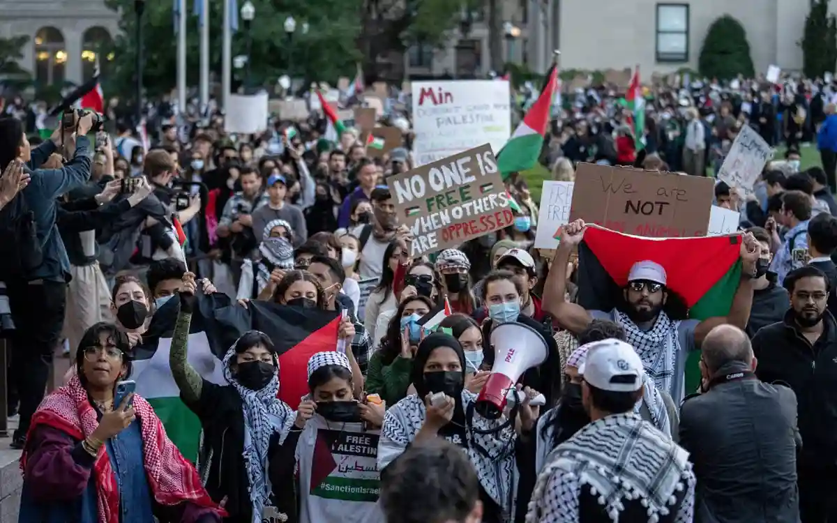 শীর্ষ মার্কিন বিশ্ববিদ্যালয় ইসরায়েল-ফিলিস্তিন যুদ্ধের প্রতিবাদকারী দলগুলোকে সাময়িক বরখাস্ত