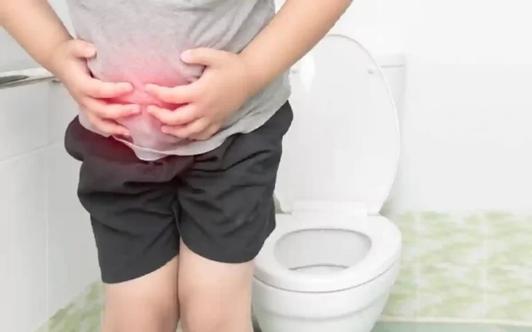 কোষ্ঠকাঠিন্যের সমস্যায় ভুগছেন? জেনে নিন কারণ ও প্রতিকার