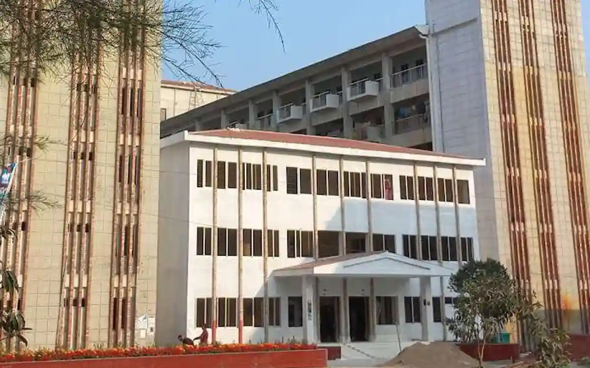 বশেমুরবিপ্রবিতে সিসি ক্যামেরার ফুটেজ নিয়ে বিতর্ক, প্রয়োজনে মিলছে না