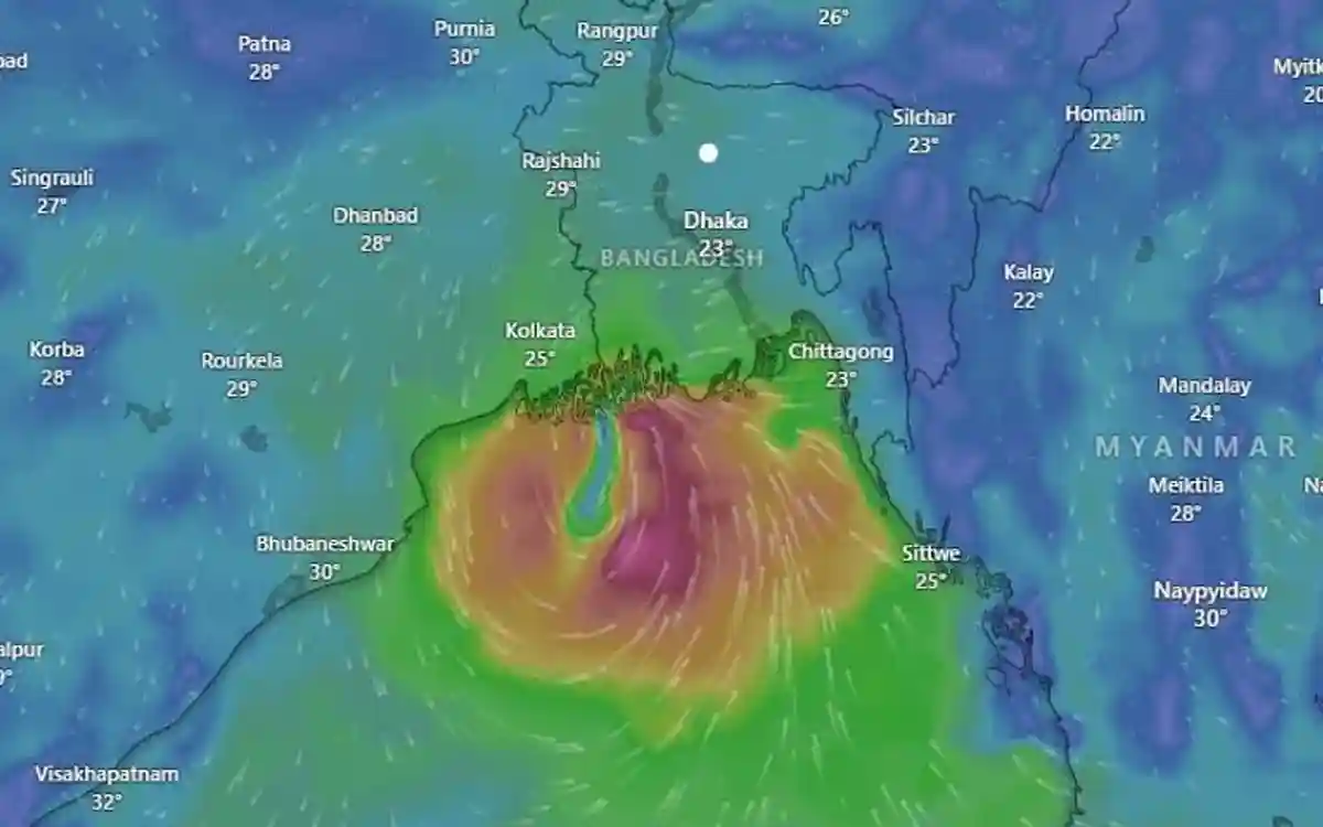 ঘূর্ণিঝড় মিধিলি বাংলাদেশের উপকূল অতিক্রম করছে