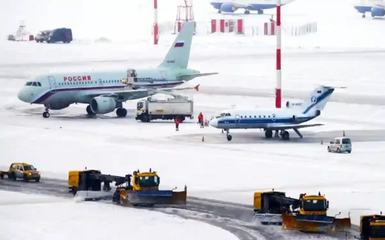70 flights canceled at Moscow airport due to snowfall