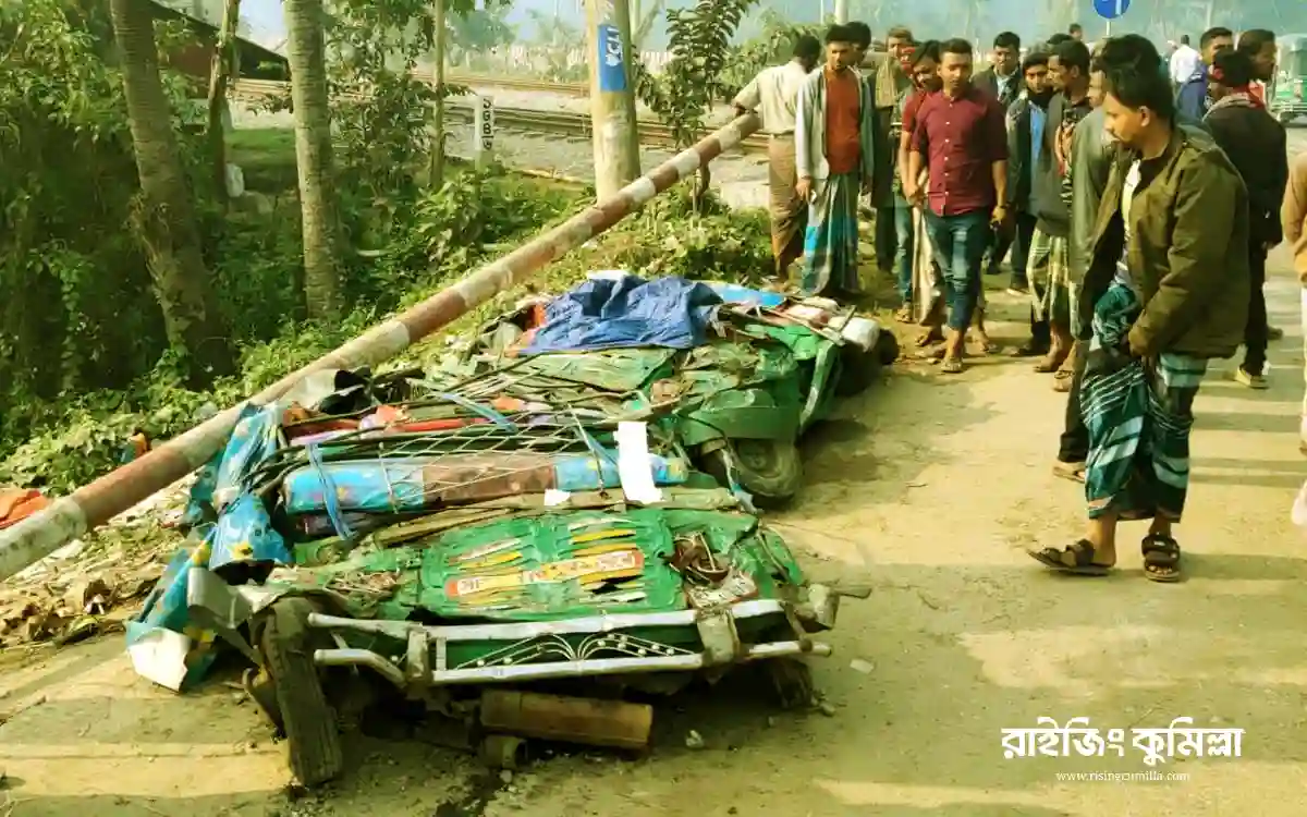 Lorry overturned in Cumilla, two CNG filled, rail communication stopped