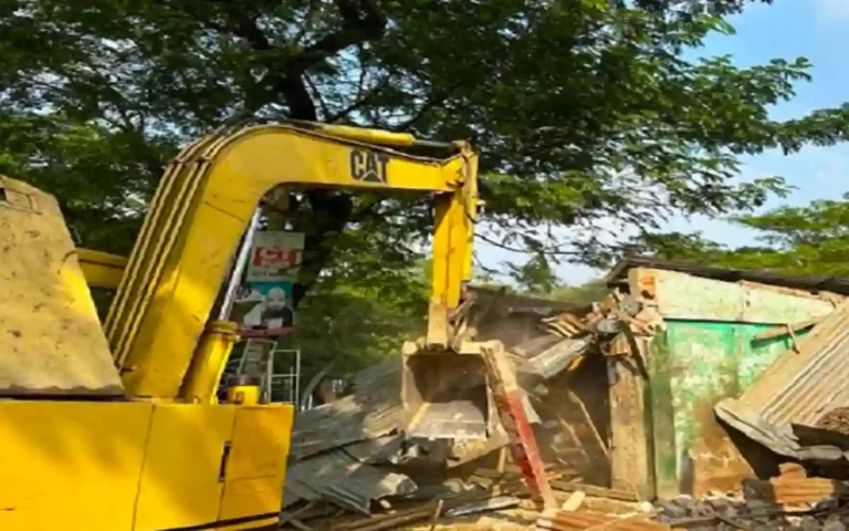 The mobile court demolished 30 illegal shops built on the canal in Cumilla
