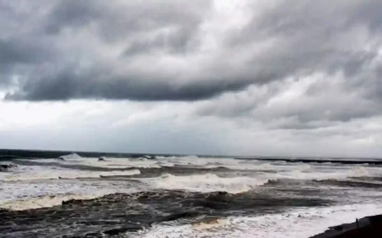 cyclone in bay of bengal