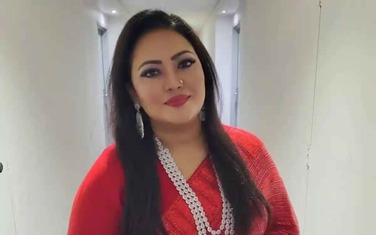 মমতাজ গানে গানে সচেতন করলেন ভ্যাট দিতে