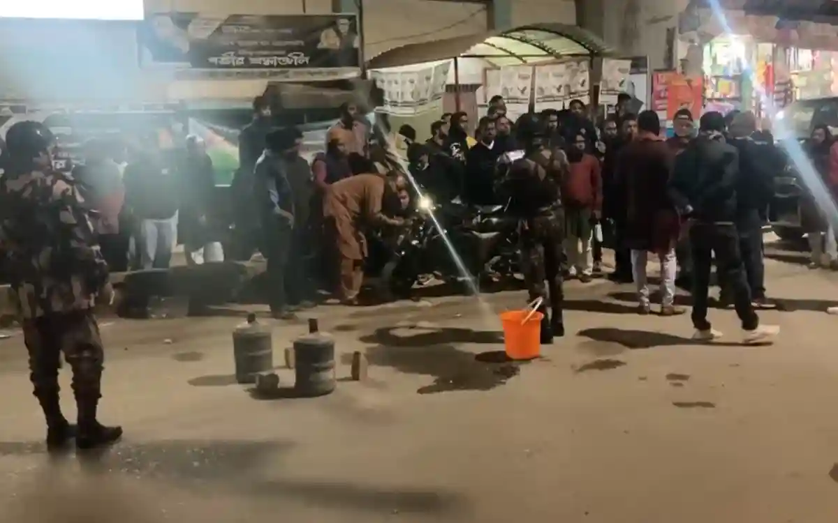 কুমিল্লায় ৪ স্থানে ককটেল বিস্ফোরণ