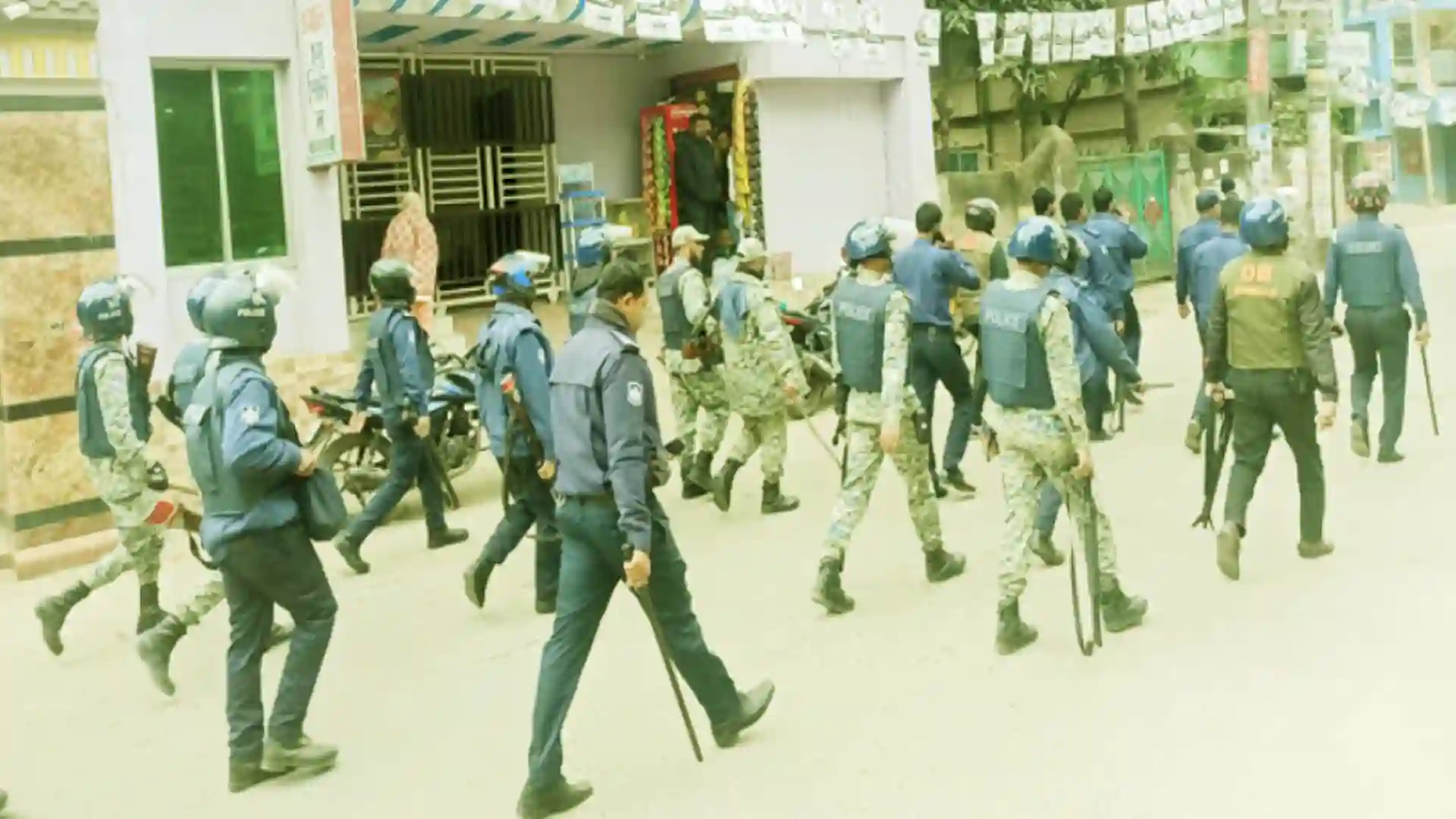 BNP-police clash in Cumilla, 10 activists including three policemen injured