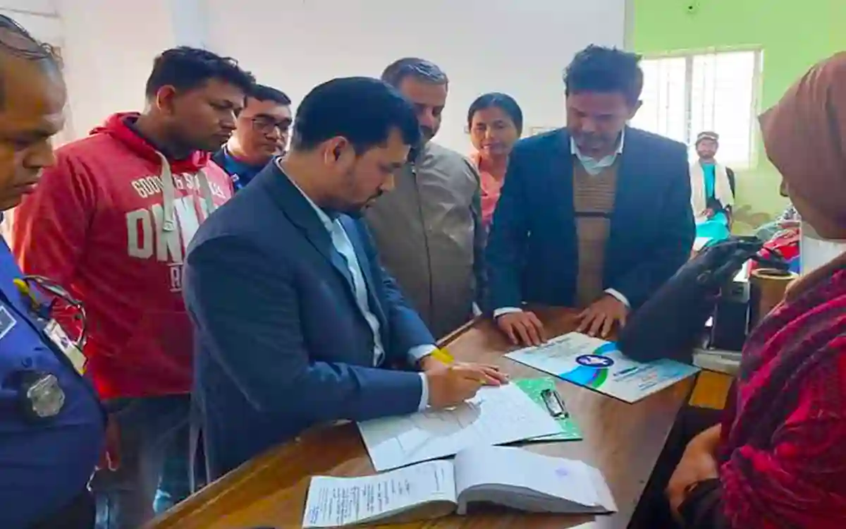 Two diagnostic centers at Debidwar in Cumilla sealed off, fine 1 lakh Taka