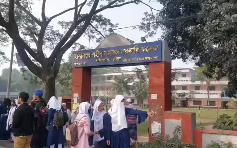 দাউদকান্দিতে রাস্তা পার হতে গিয়ে কলেজ ছাত্রীর মৃত্যু