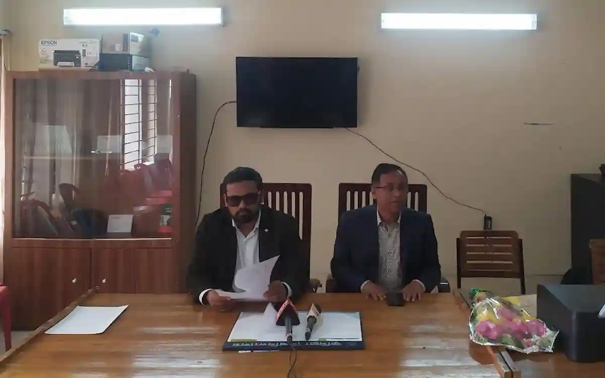 প্রক্টরিয়াল বডির অপসারণসহ ৪ দাবি জানিয়ে কুবি শিক্ষক সমিতির সংবাদ সম্মেলন