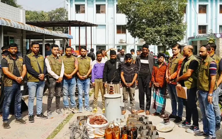 More than 3 hundred electricity transformers stolen in Cumilla, 5 arrested