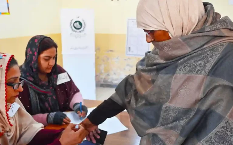 National Elections in Pakistan, Voting Begins, Mobile Services Suspended