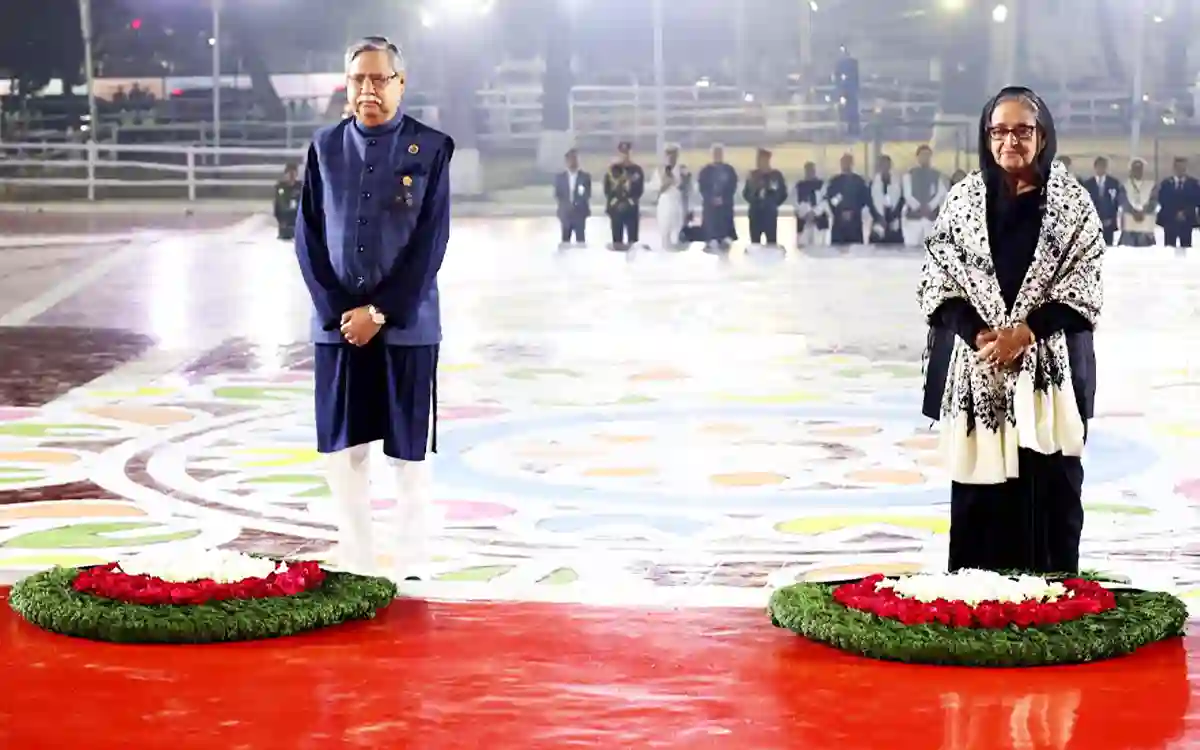 President and Prime Minister paid tributes to language martyrs
