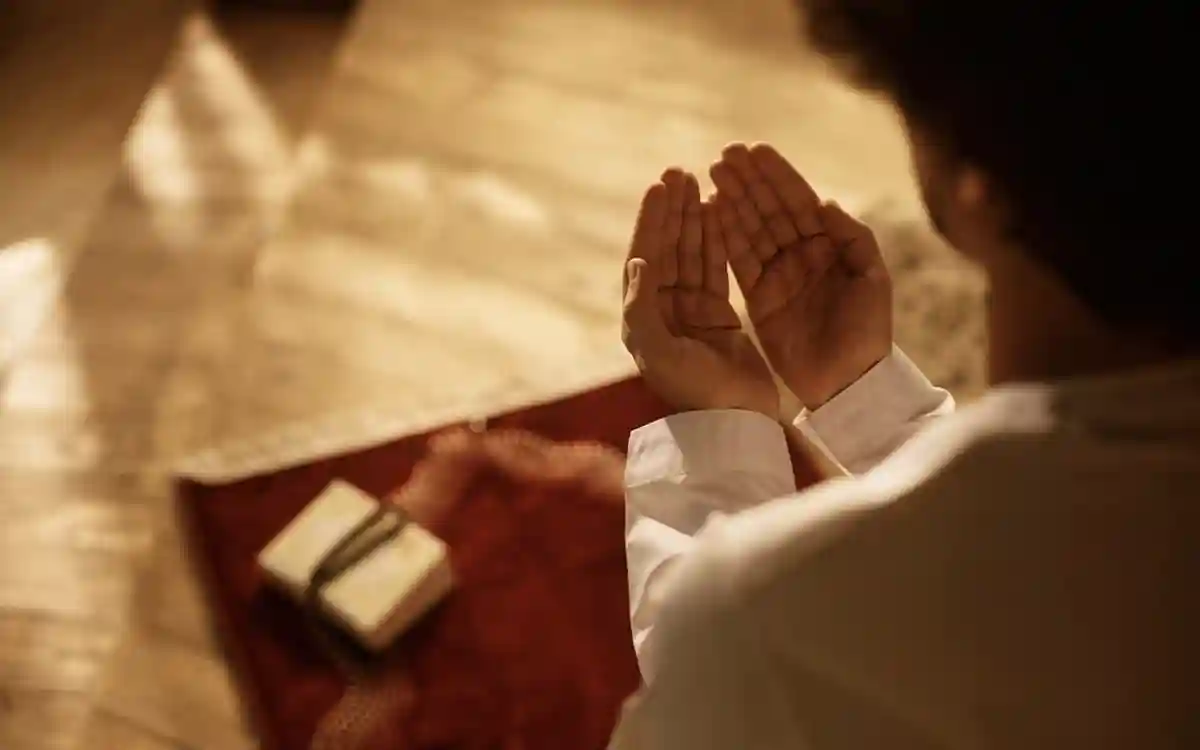 Man Praying To Allah