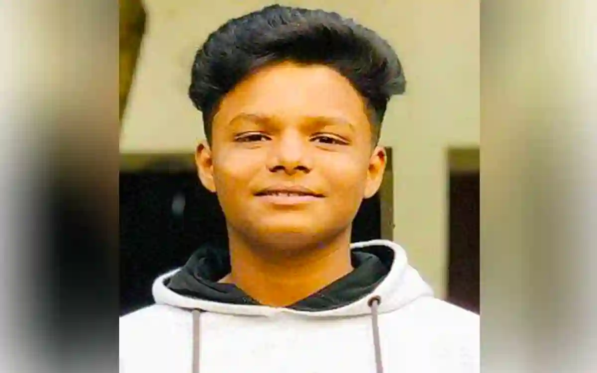 SSC examinee hacked to death for protesting eve-teasing