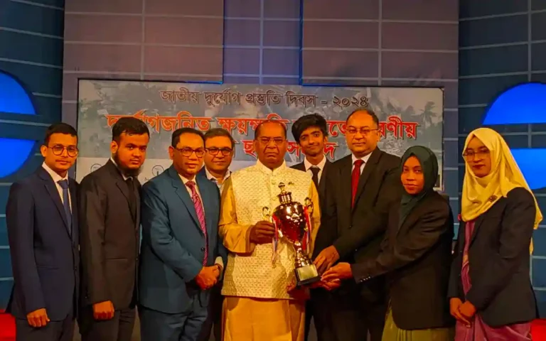 ডিবেট ফর ডেমোক্রেসির বিতর্কে বিজয়ী কুমিল্লা বিশ্ববিদ্যালয়