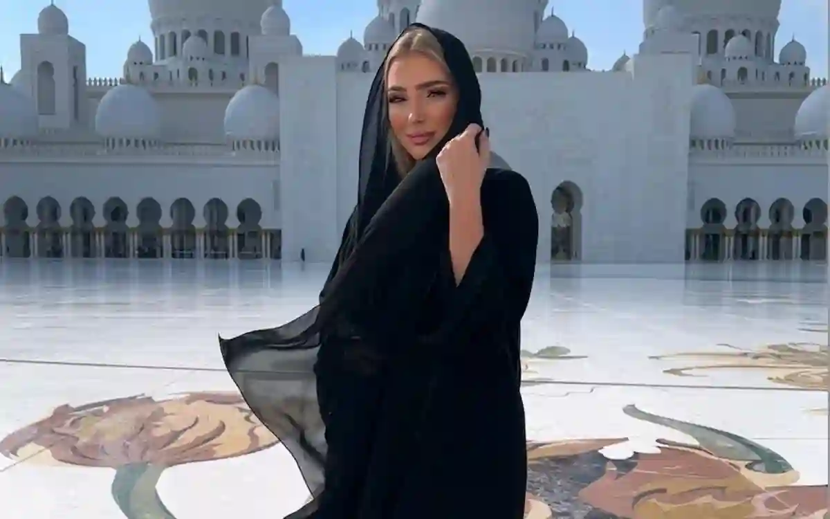 German young woman converted to Islam after reading the Koran and is also fasting