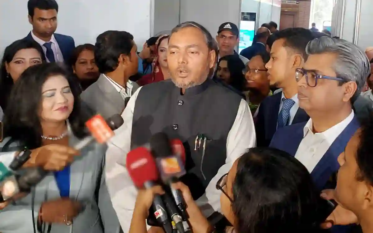 Onions will start arriving from India this week said Minister of State for Commerce