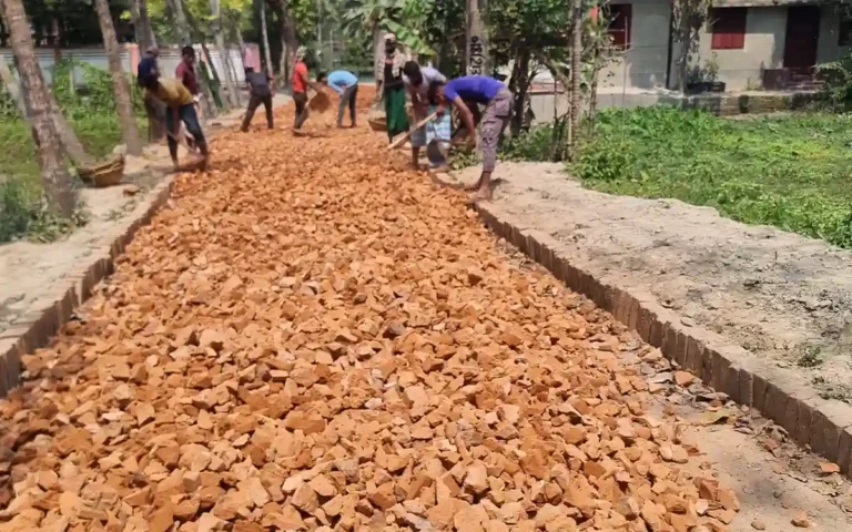 Rampant irregularities in the construction of 1577 meters of road at a cost of 1 crore 71 lakhs