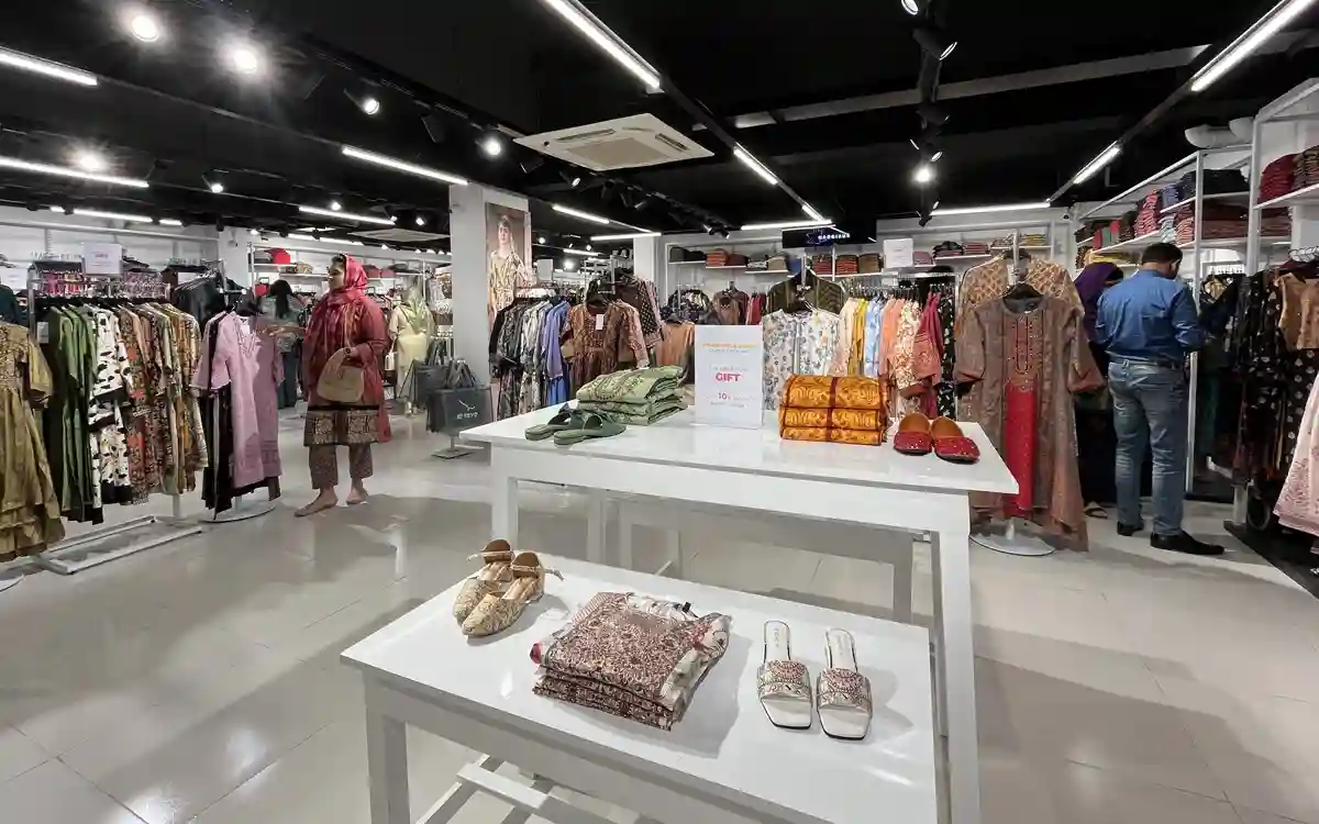 Clothing brands Store