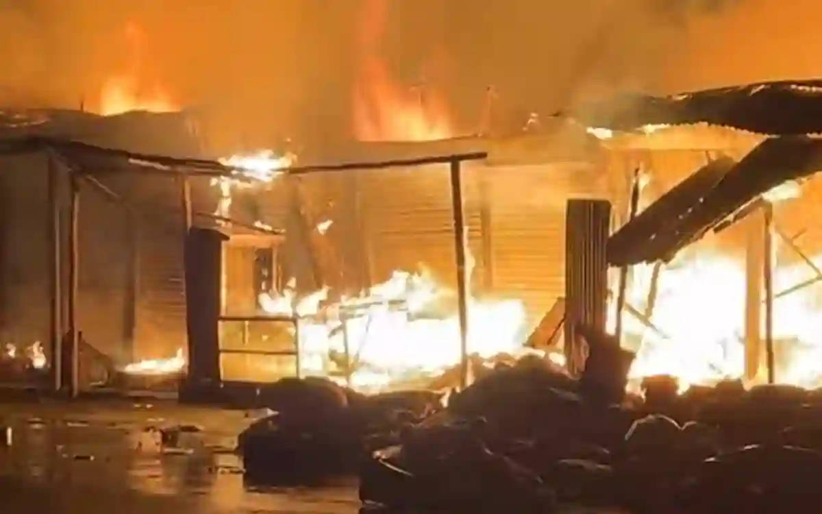 Shot circuit fire burnt 7 shops in Noakhali