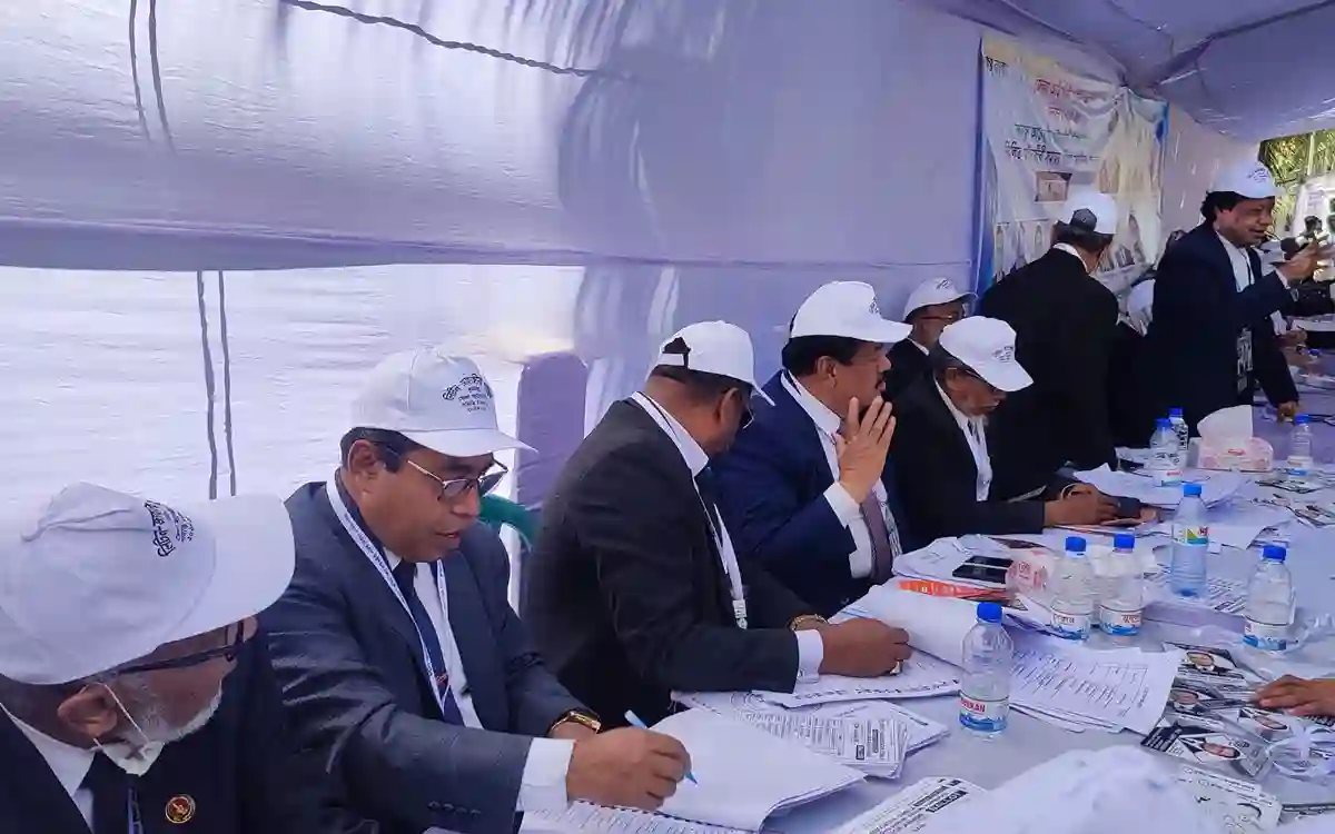 Voting for Cumilla District Lawyers Association elections is going on