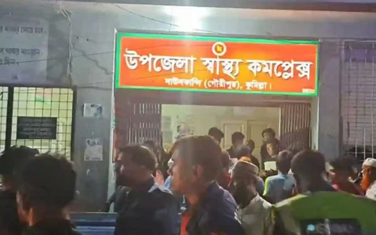 4 members of the same family were killed in a bus accident on the way back after seeing a doctor in Cumilla