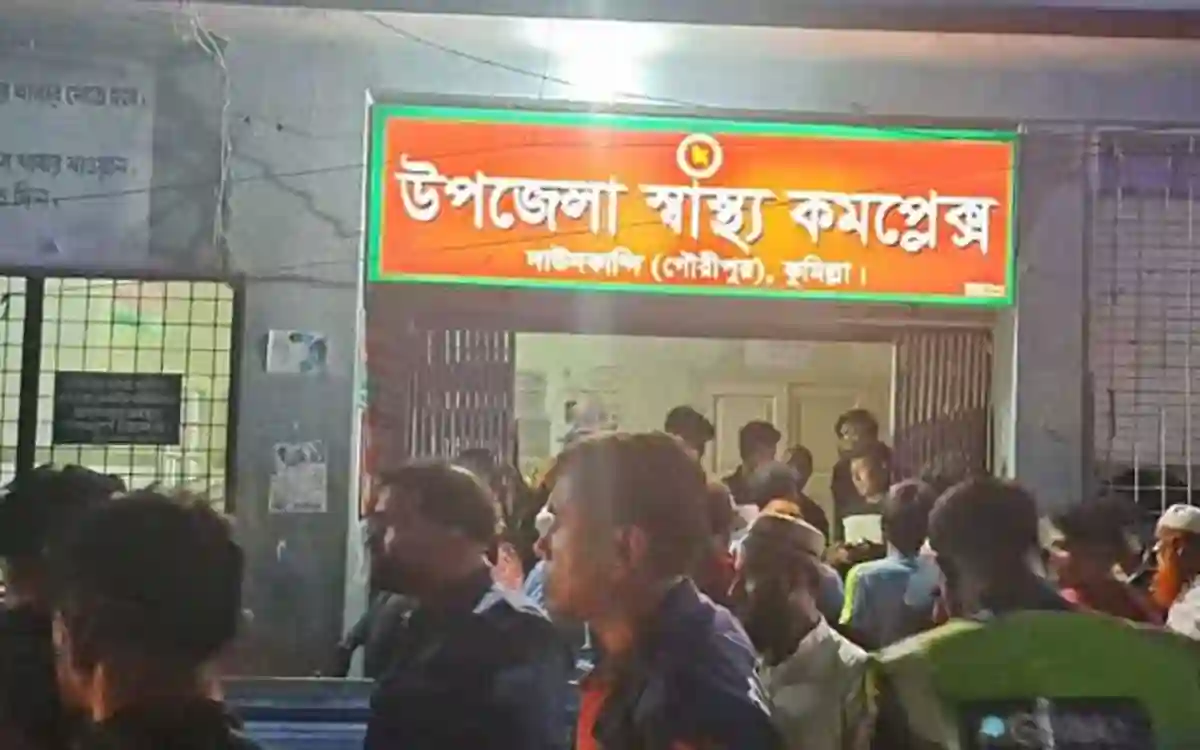 4 members of the same family were killed in a bus accident on the way back after seeing a doctor in Cumilla