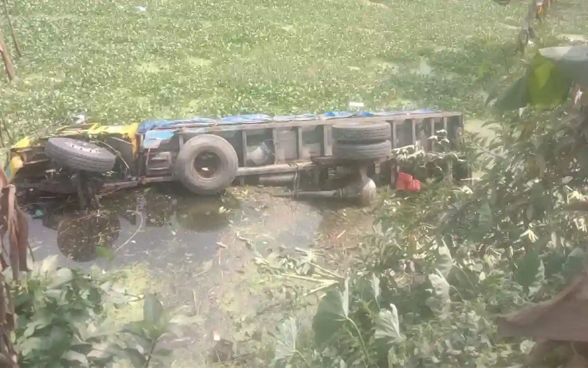 4 killed in truck-CNG collision in Noakhali
