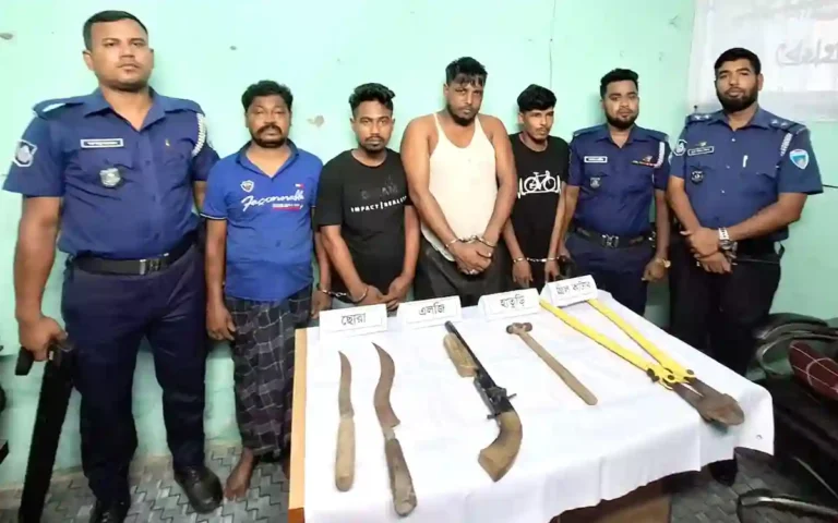 4 robbers arrested with firearms in Noakhali