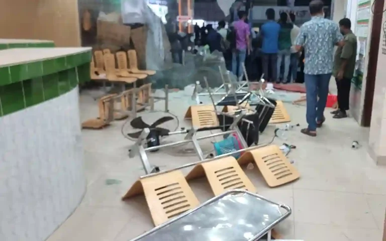 Complaints of death of mother and newborn due to wrong treatment, hospital vandalism