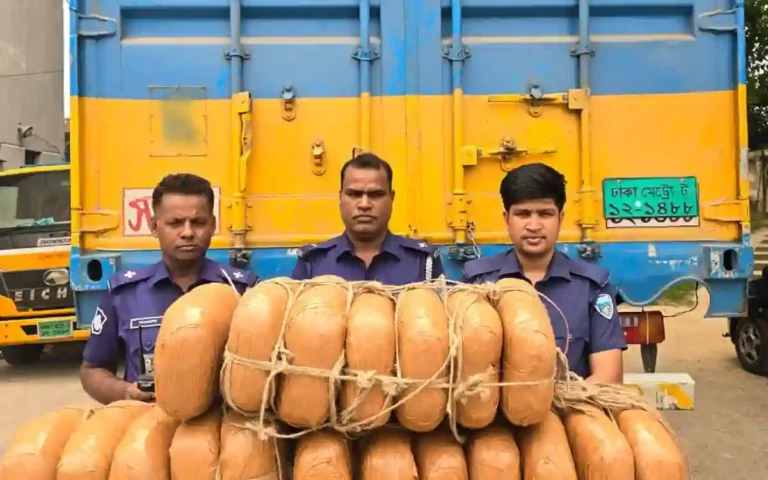 Covered van with 60 kg of ganja recovered in Chouddagram of Cumilla