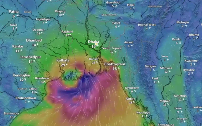 উপকূল অতিক্রম করছে ঘূর্ণিঝড় ‘রিমাল’