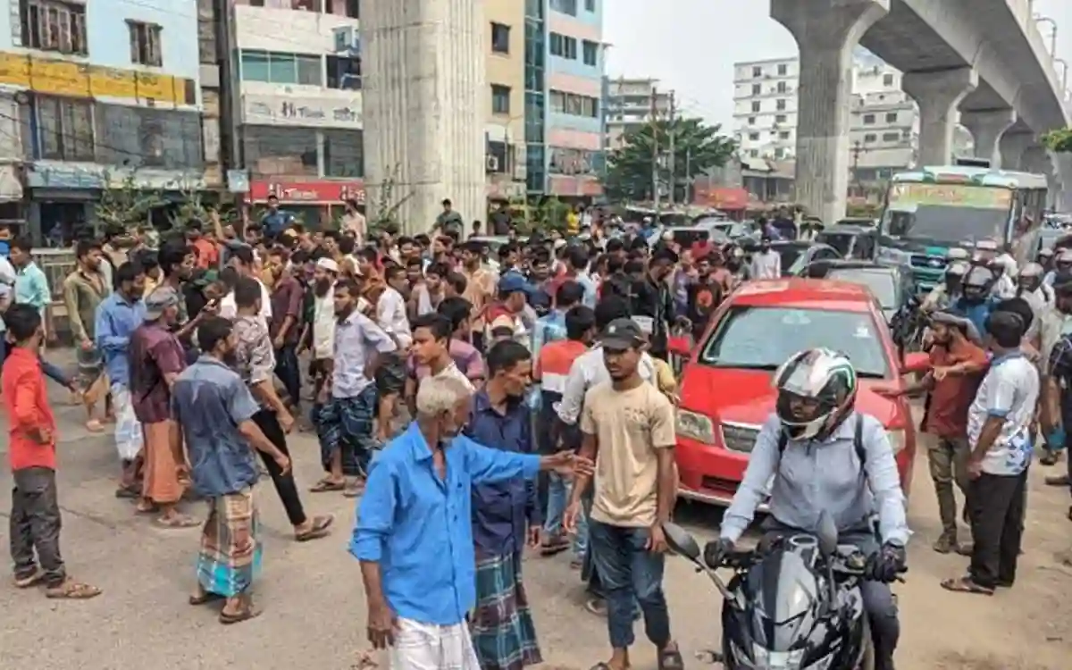 Drivers protest against the ban on battery-powered auto-rickshaws in the capital