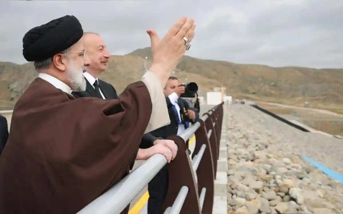 ইরানের প্রেসিডেন্টকে বহনকারী হেলিকপ্টার বিধ্বস্ত: অনুসন্ধান চলছে