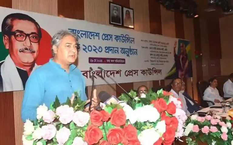 Media must stand for the interests of the country and people said State Minister for Information