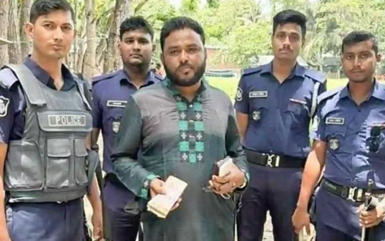 UP chairman arrested with cash while trying to buy votes at the center