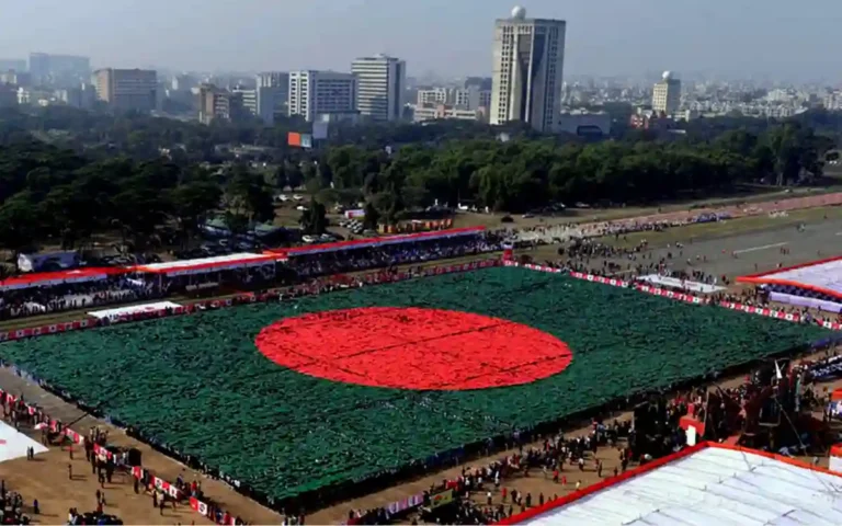 World's biggest human Bangladesh flag