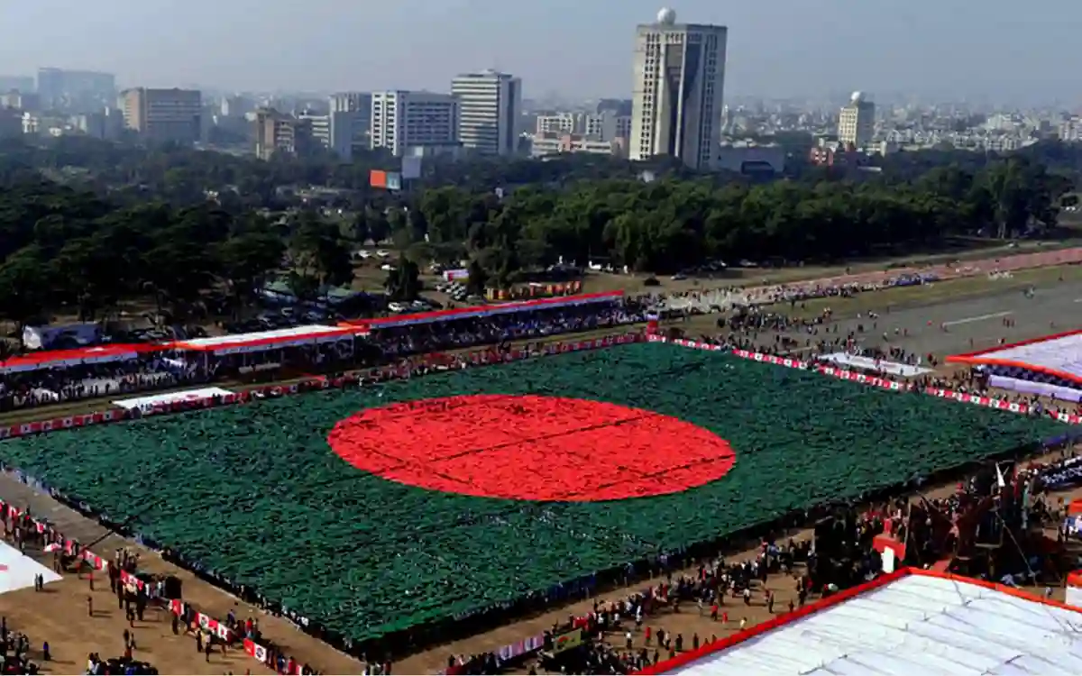 World's biggest human Bangladesh flag