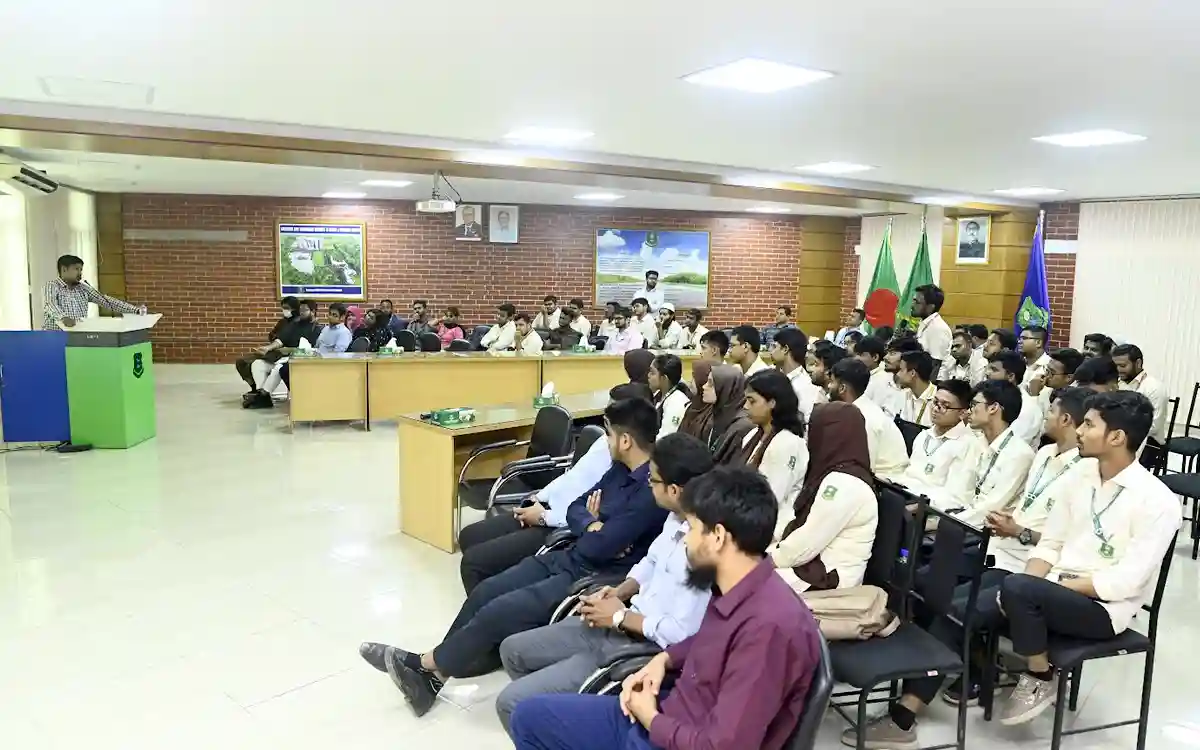 বাইউস্টে ট্রানস্যাক্টিভ এনার্জি ম্যানেজমেন্ট ইন স্মার্ট গ্রীডস উইথ ব্লকচেইন এন্ড কোয়ান্টাম কম্পিউটিং সেমিনার অনুষ্ঠিত