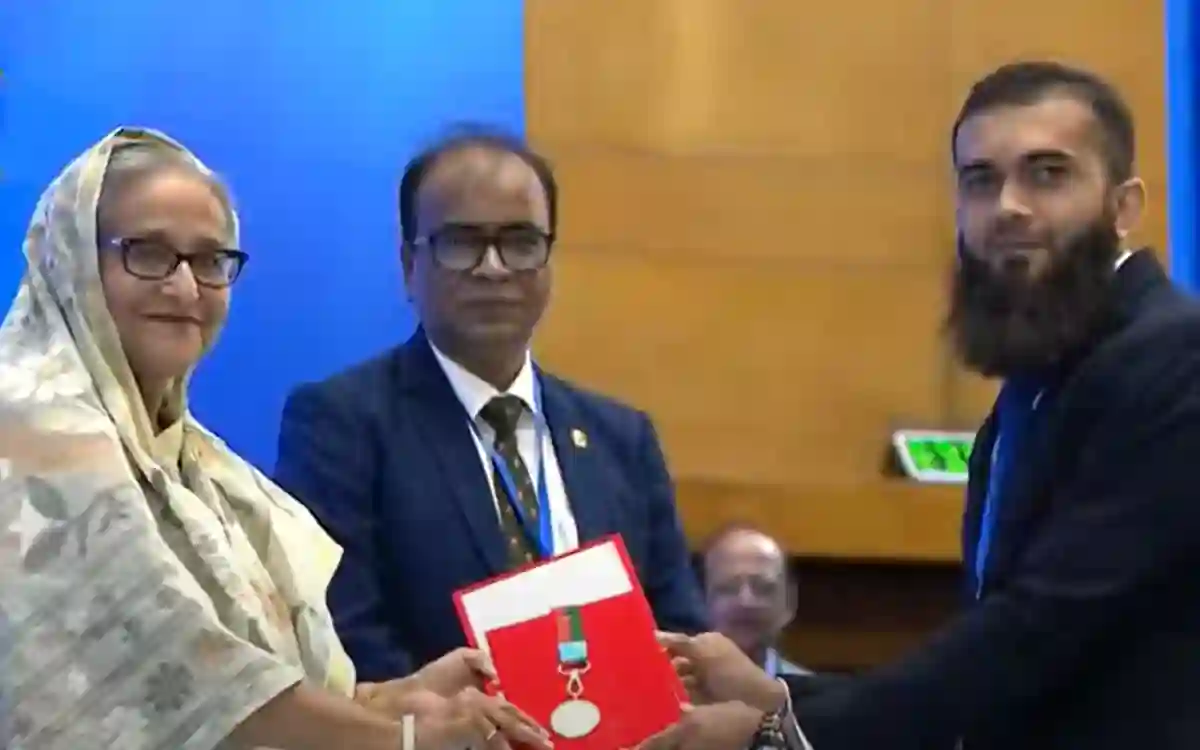 Rising Cumilla - 22 individuals and organizations have received the 'National Fisheries Medal' for their contribution to the fisheries sector