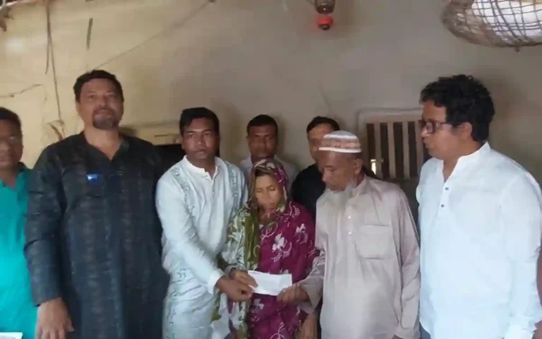 Rising Cumilla - Berobi administration provided financial assistance to Saeed's family