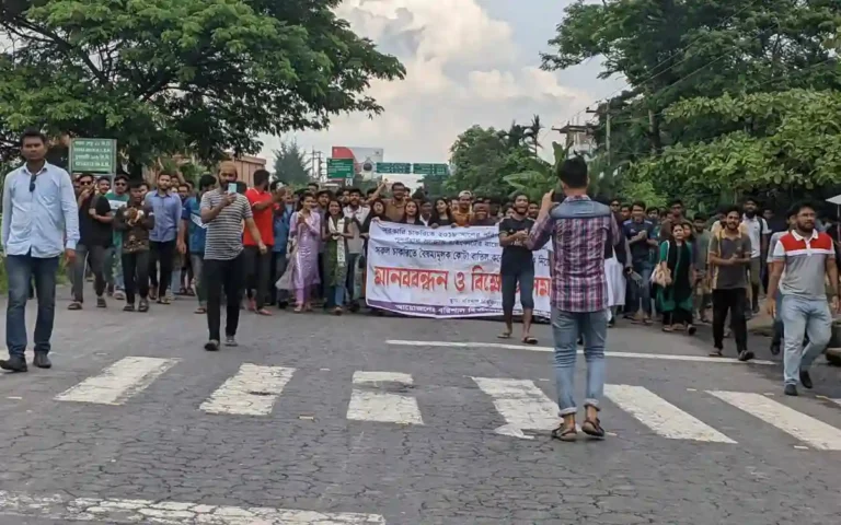 Rising Cumilla - Blockade of Dhaka-Kuakata highway by Barisal University students