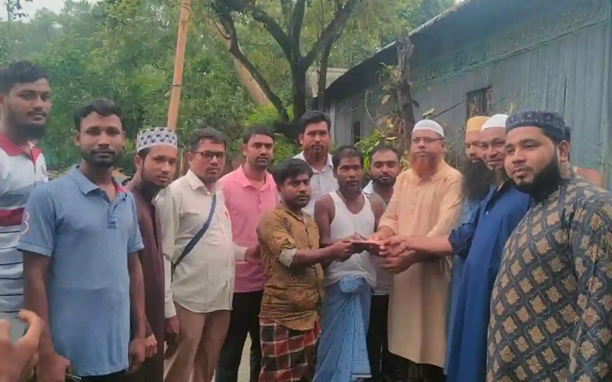 Financial assistance to families affected by fire in Brahmanpara, Cumilla