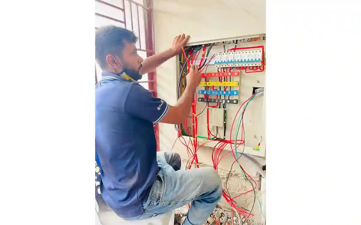 The tragic death of an electrician due to electrocution in the IPS cable