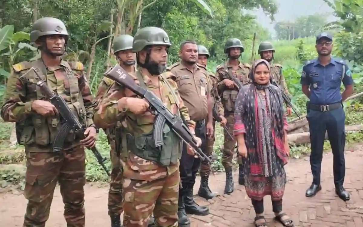 Rising Cumilla - Army and Thana police have entered the field with the administration in Brahmanpara of Cumilla