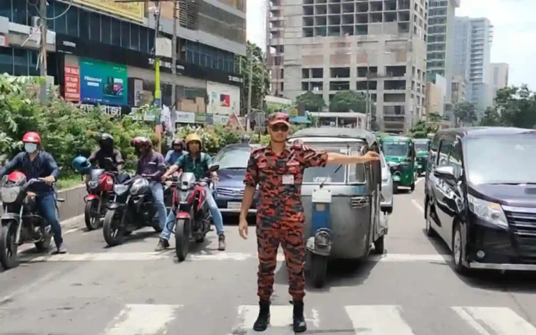 Rising Cumilla - Fire service to control traffic on roads