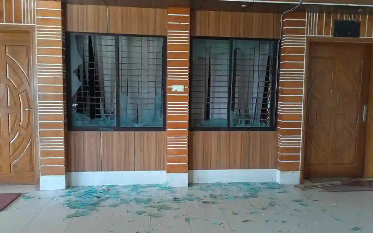 Rising Cumilla - Noakhali municipal office attacked and vandalized