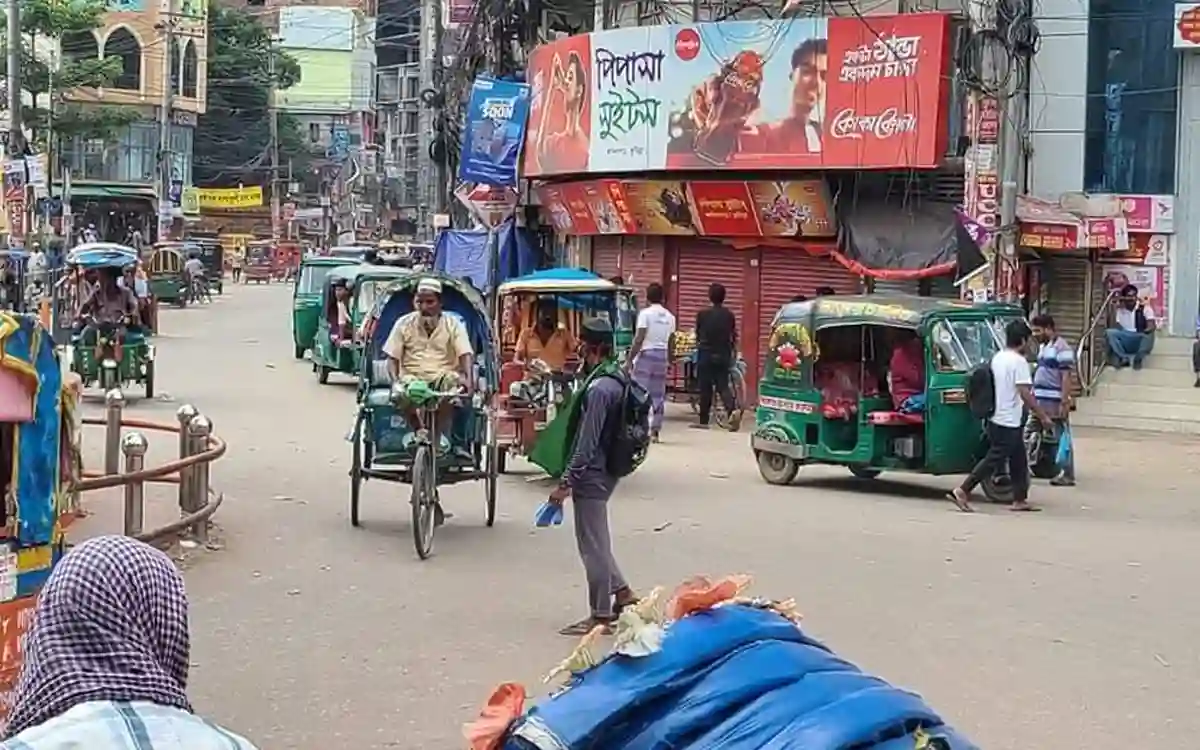 Students are responsible for traffic in Cumilla city